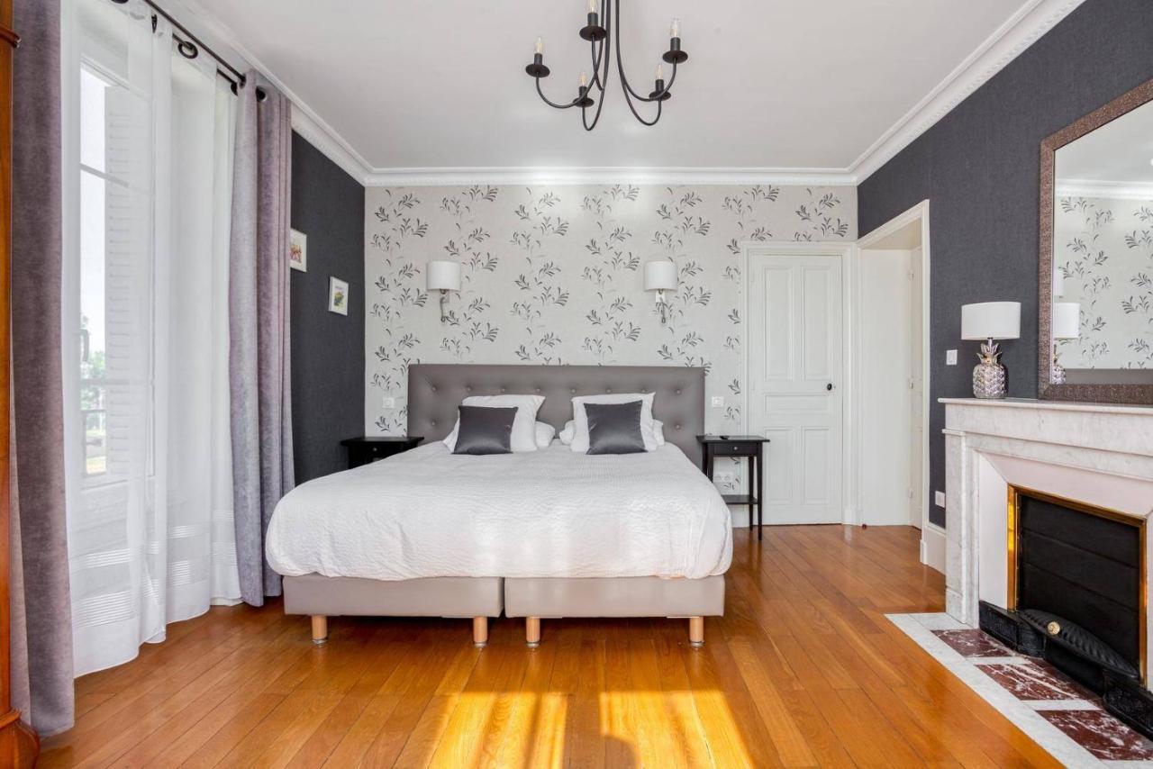 Le Clos Des Pervenches Jassans-Riottier Room photo