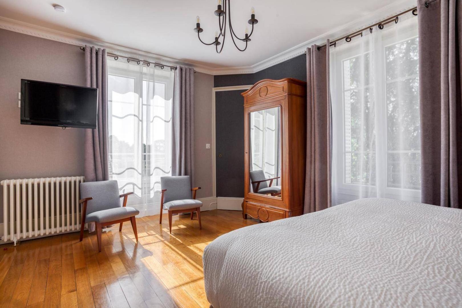 Le Clos Des Pervenches Jassans-Riottier Room photo